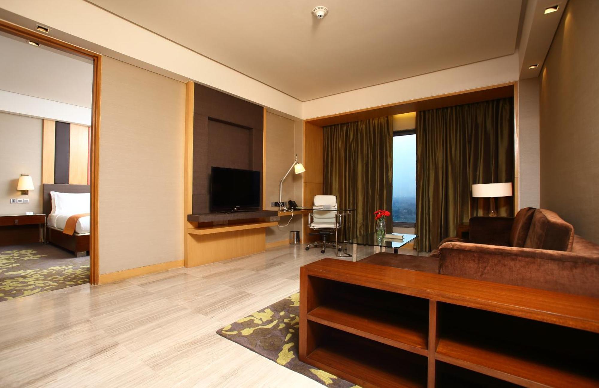 Mayur Vihar Noida By Ihg