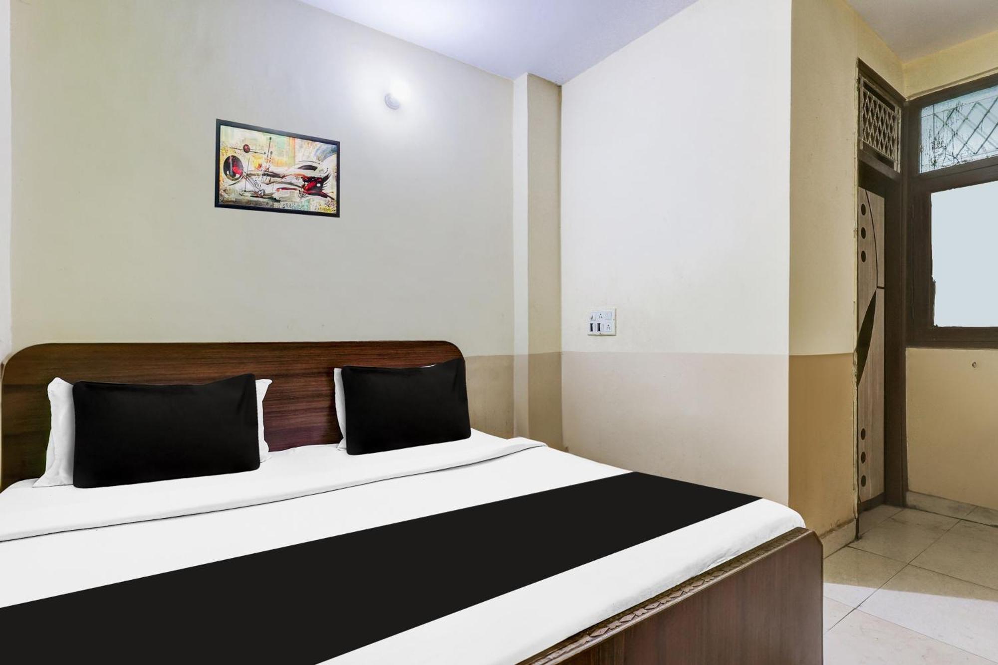 Hotel O Deurali Dx New Delhi