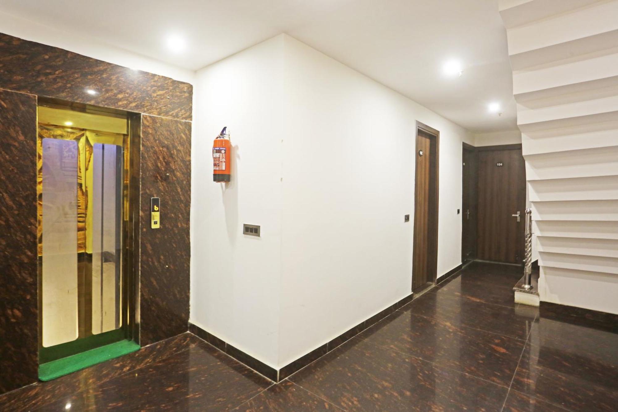 Hotel Ecg Grand Inn-near Delhi Airport *