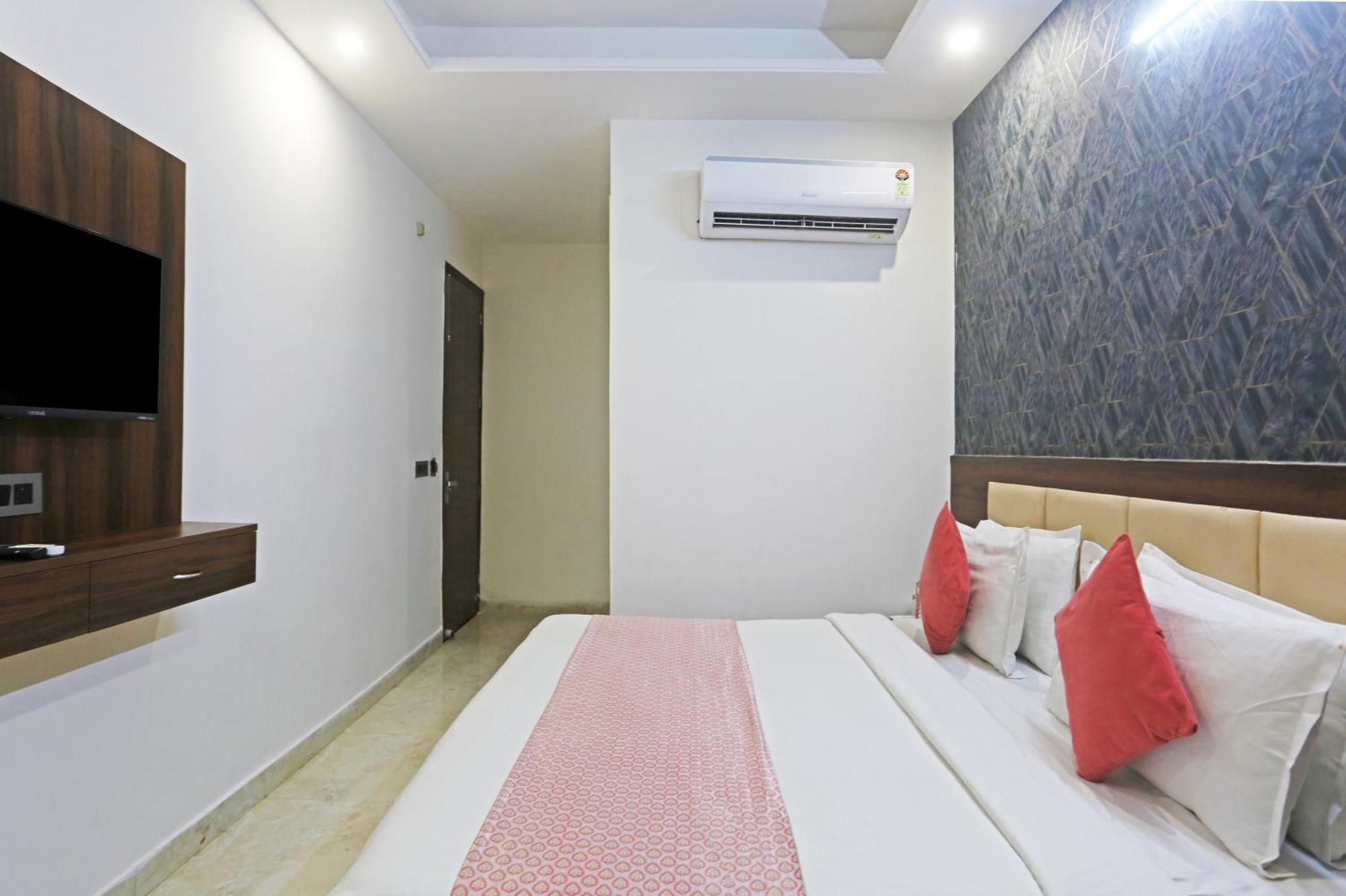 Ecg Grand Inn-near Delhi Airport *
