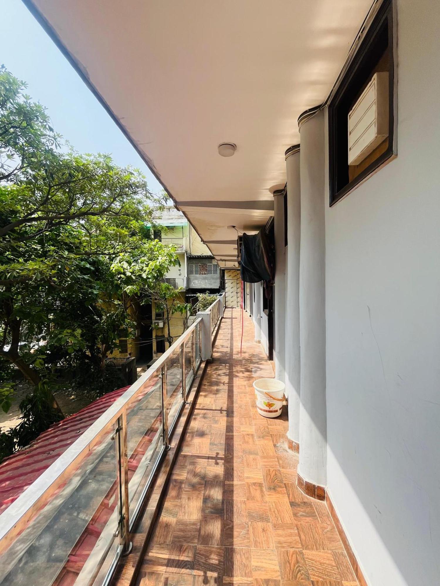 - Near Nizamunddin Railway Station