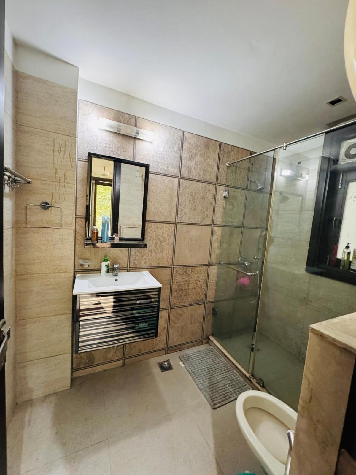 3br Spacious Park Facing With Balcony *