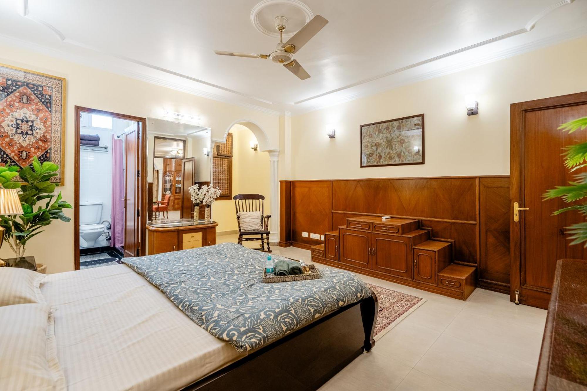 Apartment Lotus Temple 2bhk Penthouse 2700 Sq Ft *