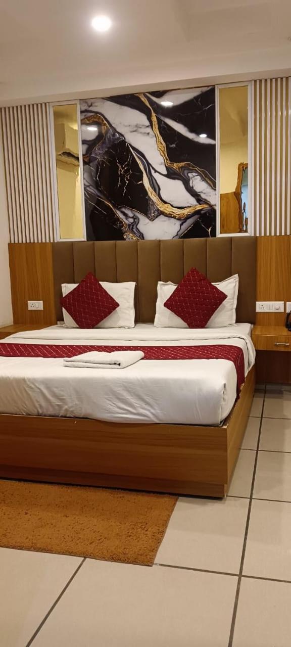 De Grand By Igi Airport New Delhi