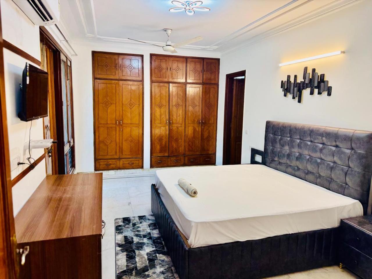 Divine India Service Apartment, 1 Bhk, E- 30 *