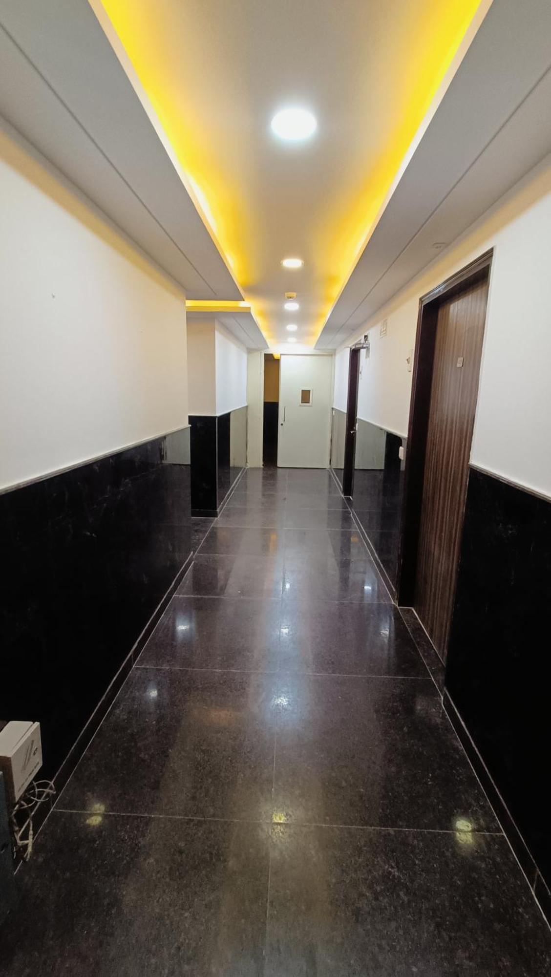 Hotel Mayda Prime Near Delhi Airport 3*
