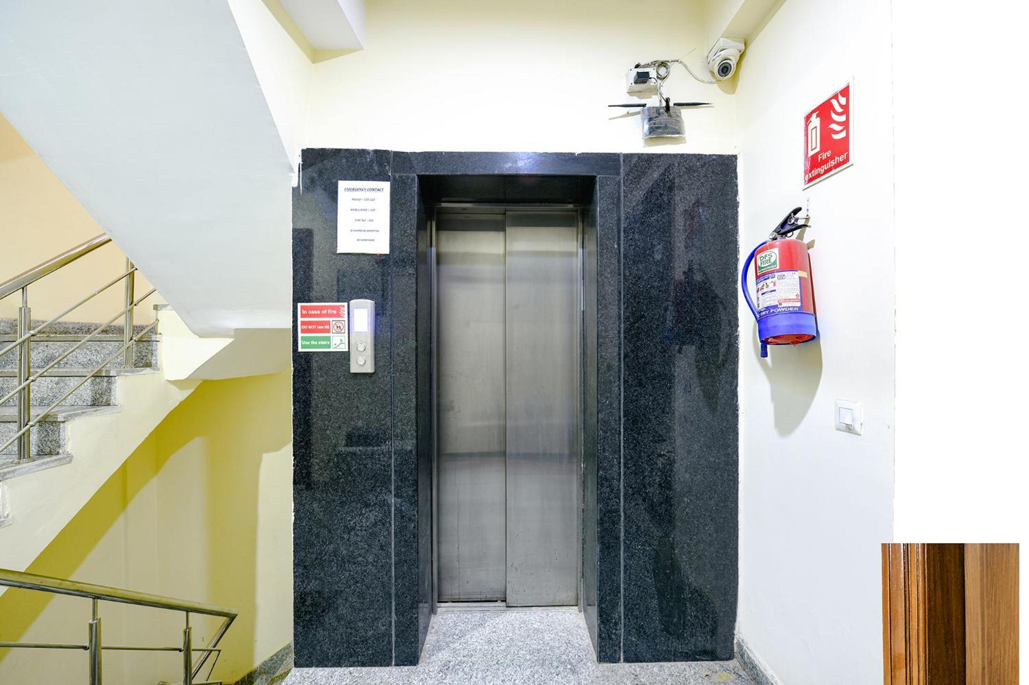 Hotel Fabhotel Dwarka Residency - Nr Yashobhoomi Convention Centre Nova Deli