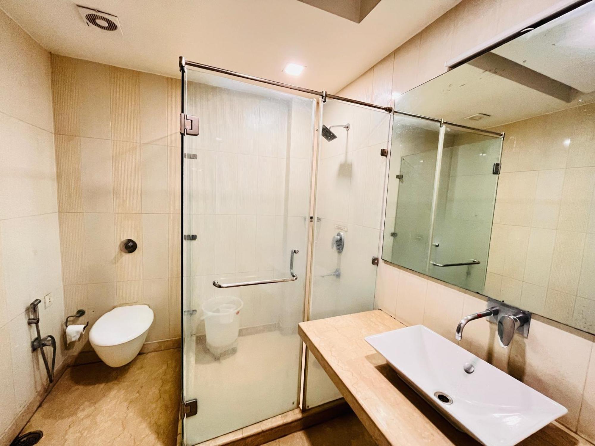 Hotel The South Manor Residency Near Aiims Hospital 3*
