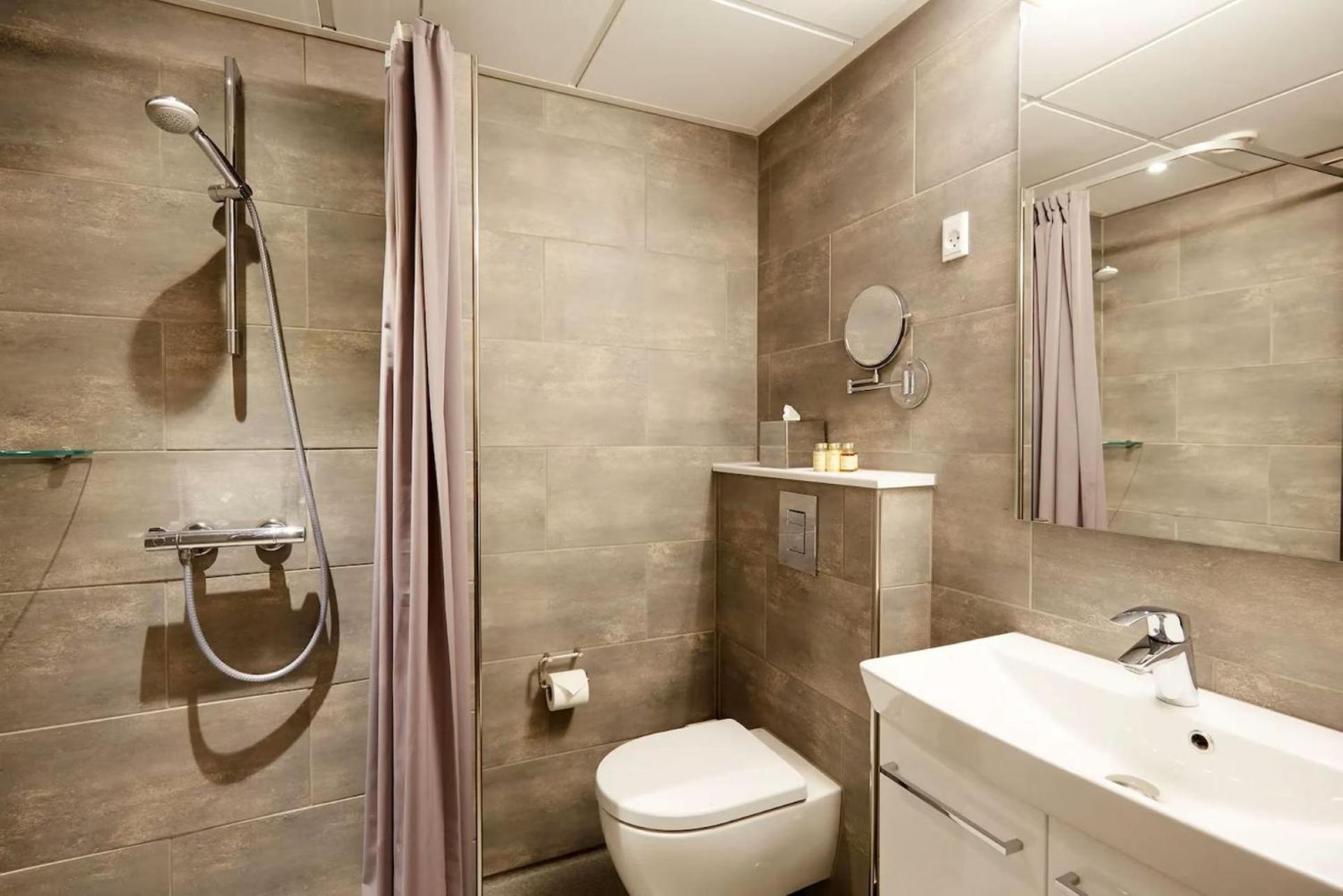 Mdf Tela Near Igi Airport Delhi 4* New Delhi