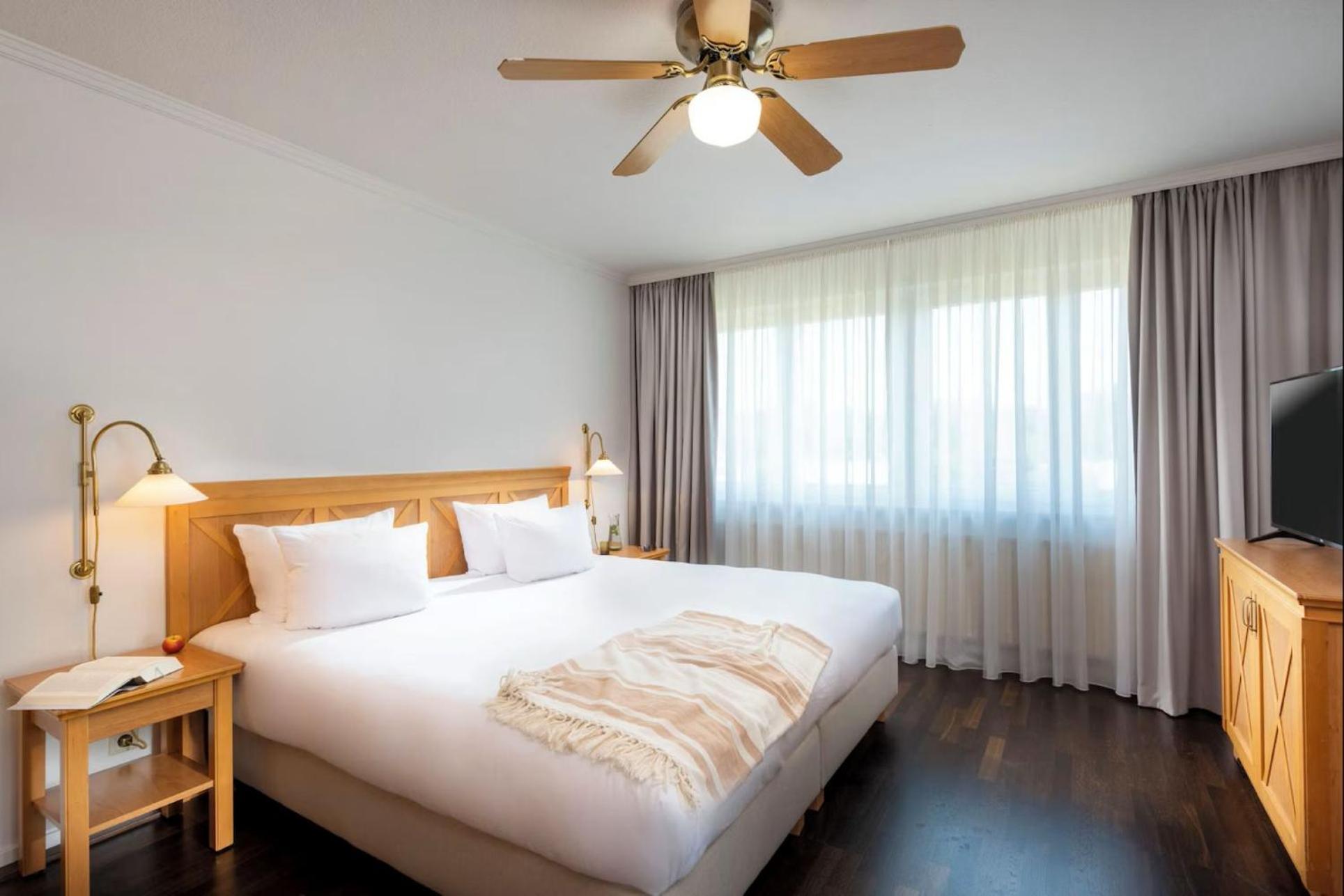 Le Mount Plaza Near Igi Airport Delhi Hotel New Delhi