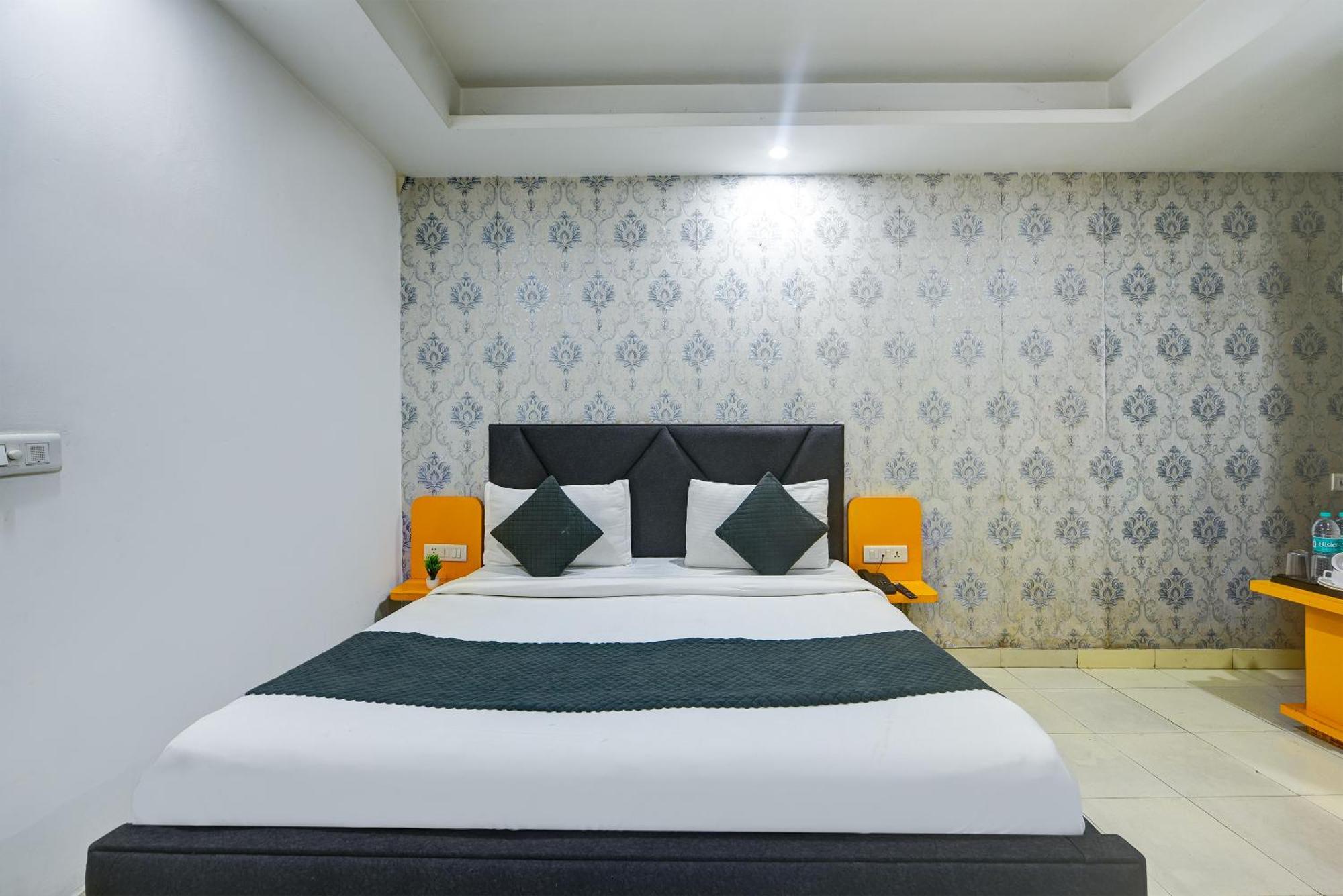 Platinum With Free Pickup-delhi Airport 4* New Delhi
