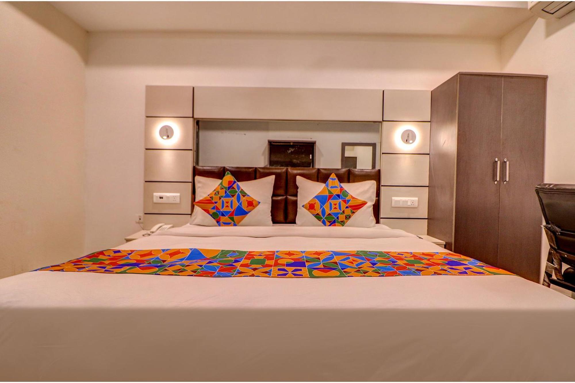 Fabhotel Kirti Nagar 3*