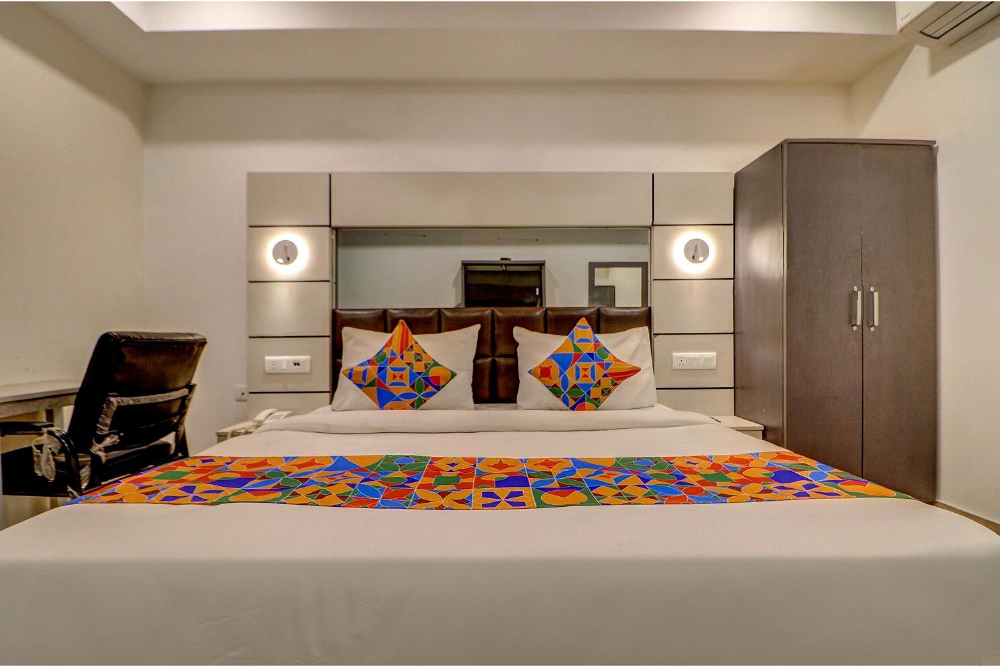 Fabhotel Kirti Nagar Hotel 3*