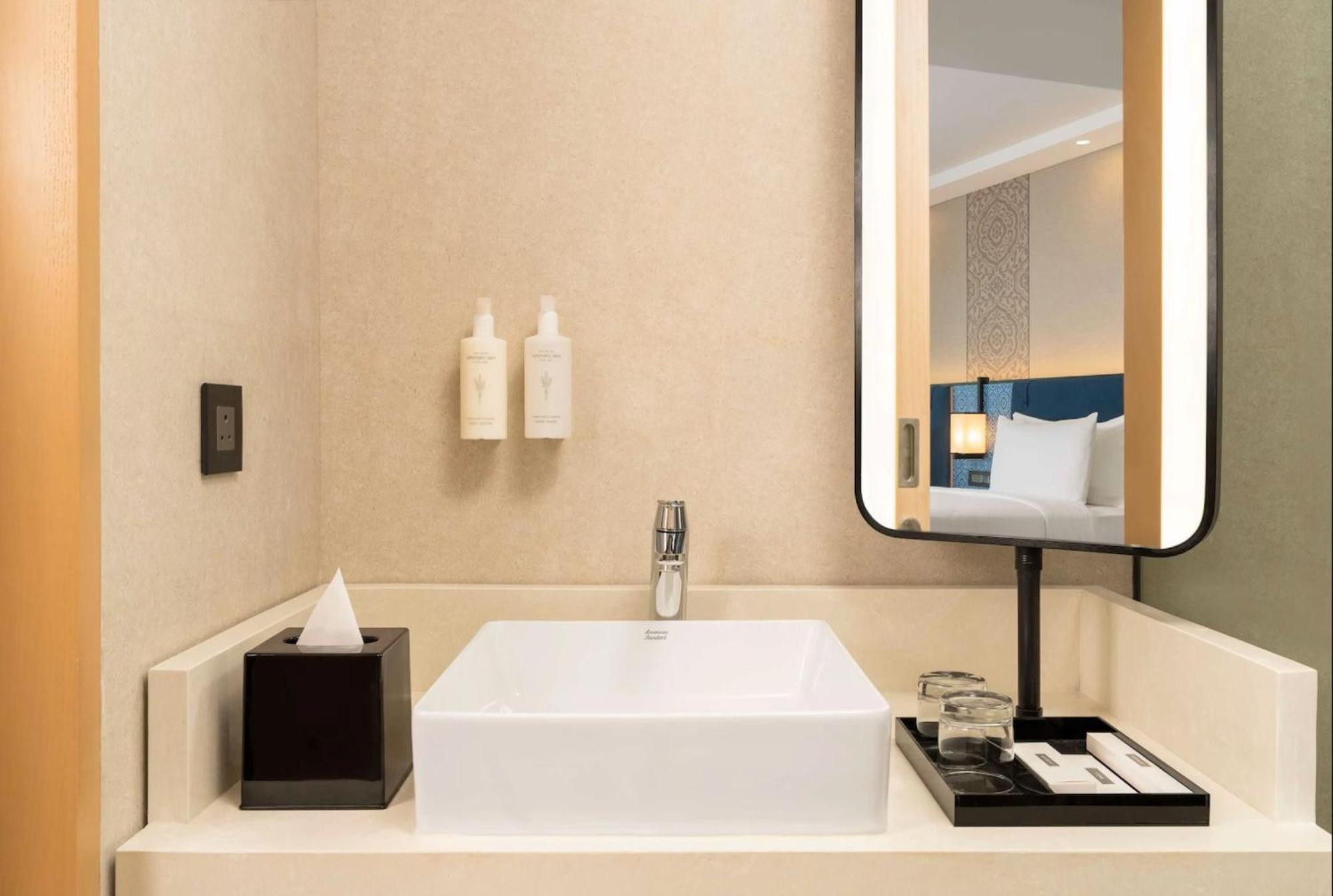 Loft Near Igi Airport Delhi Hotel 4*