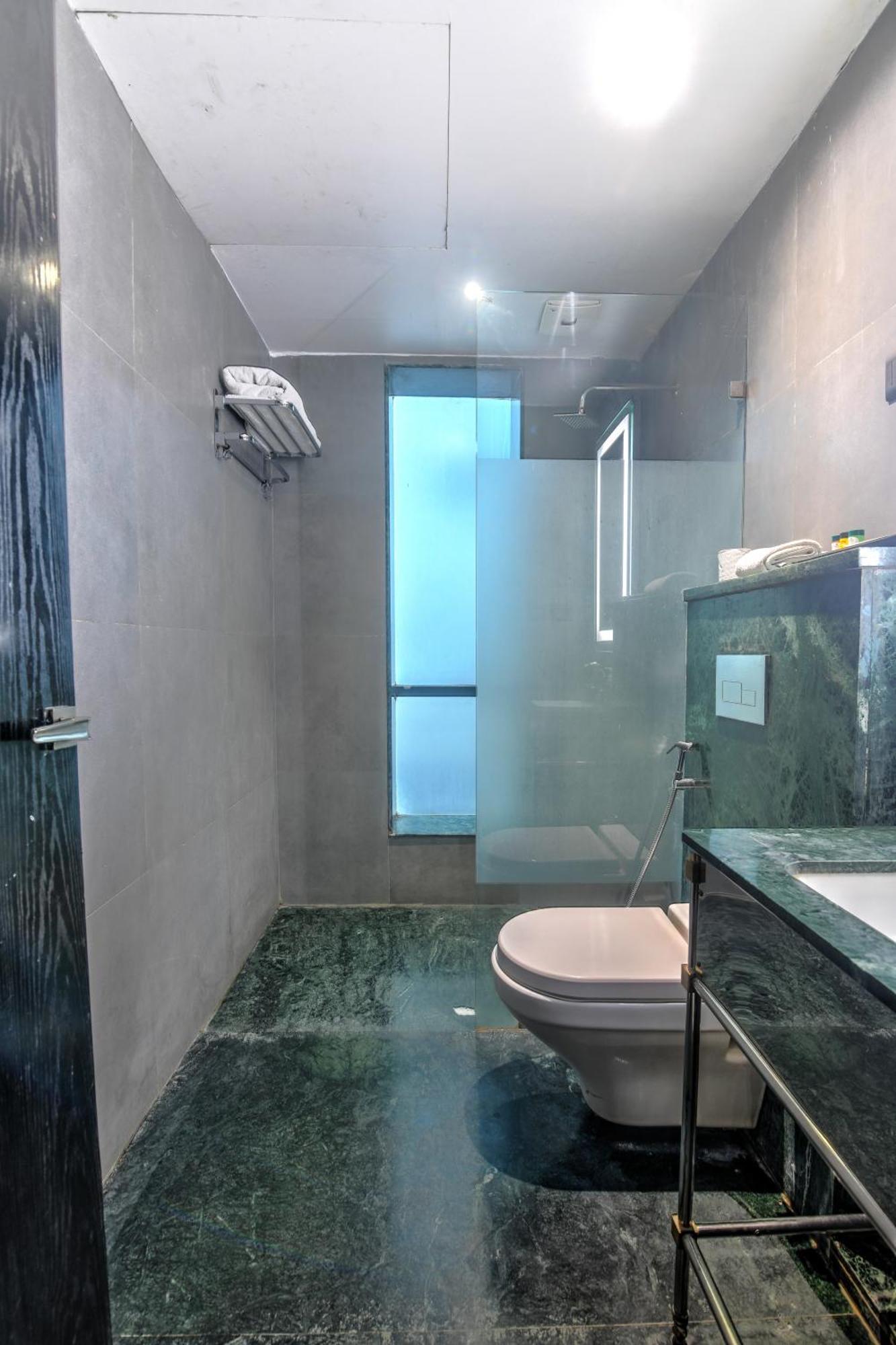 Hotel Foxoso Delhi Airport 4*