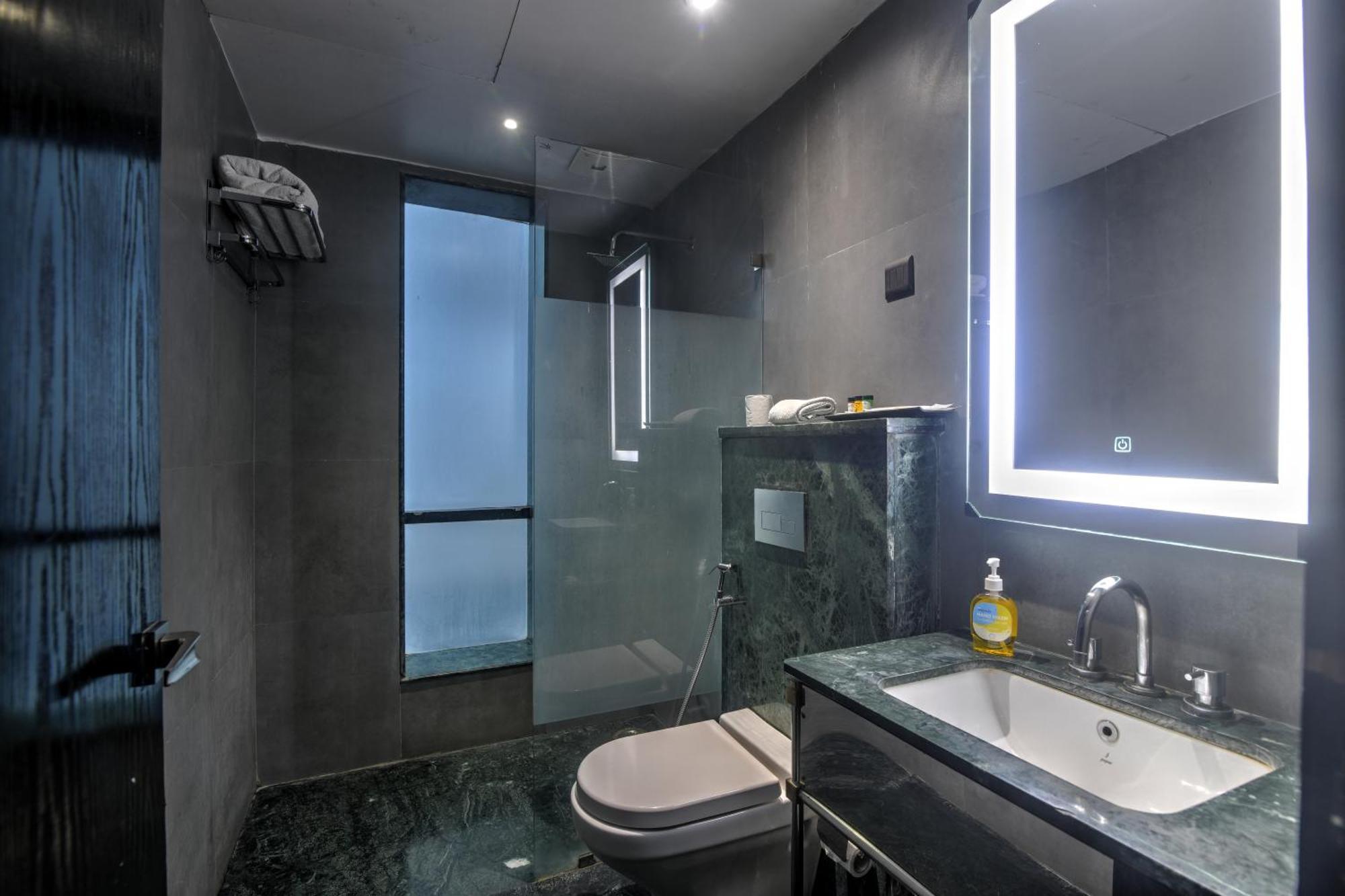 Foxoso Delhi Airport 4*
