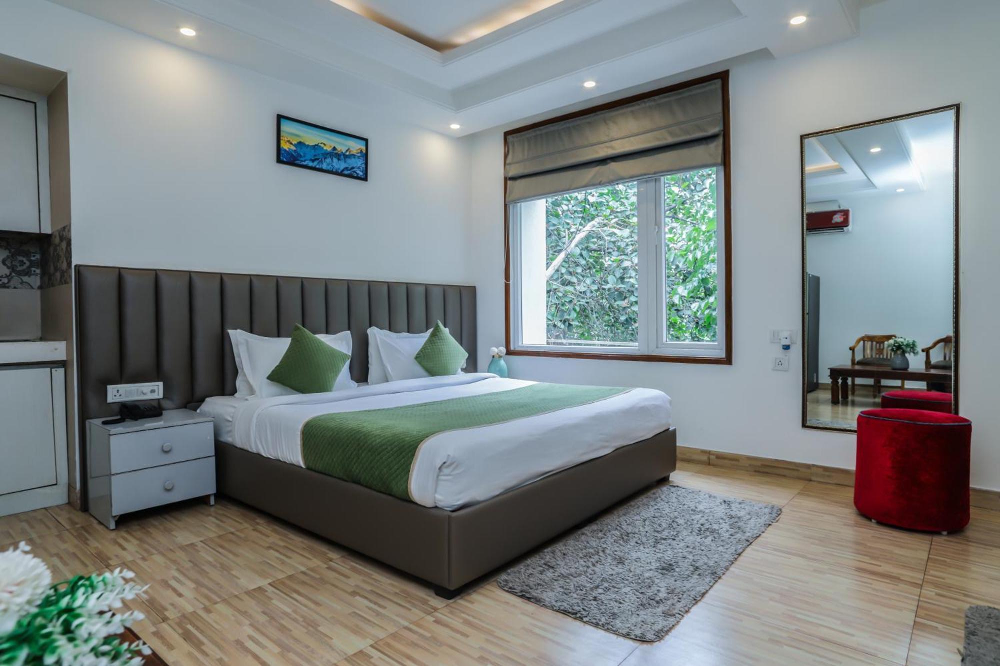 Homestay Red Rose - With Kitchenette *