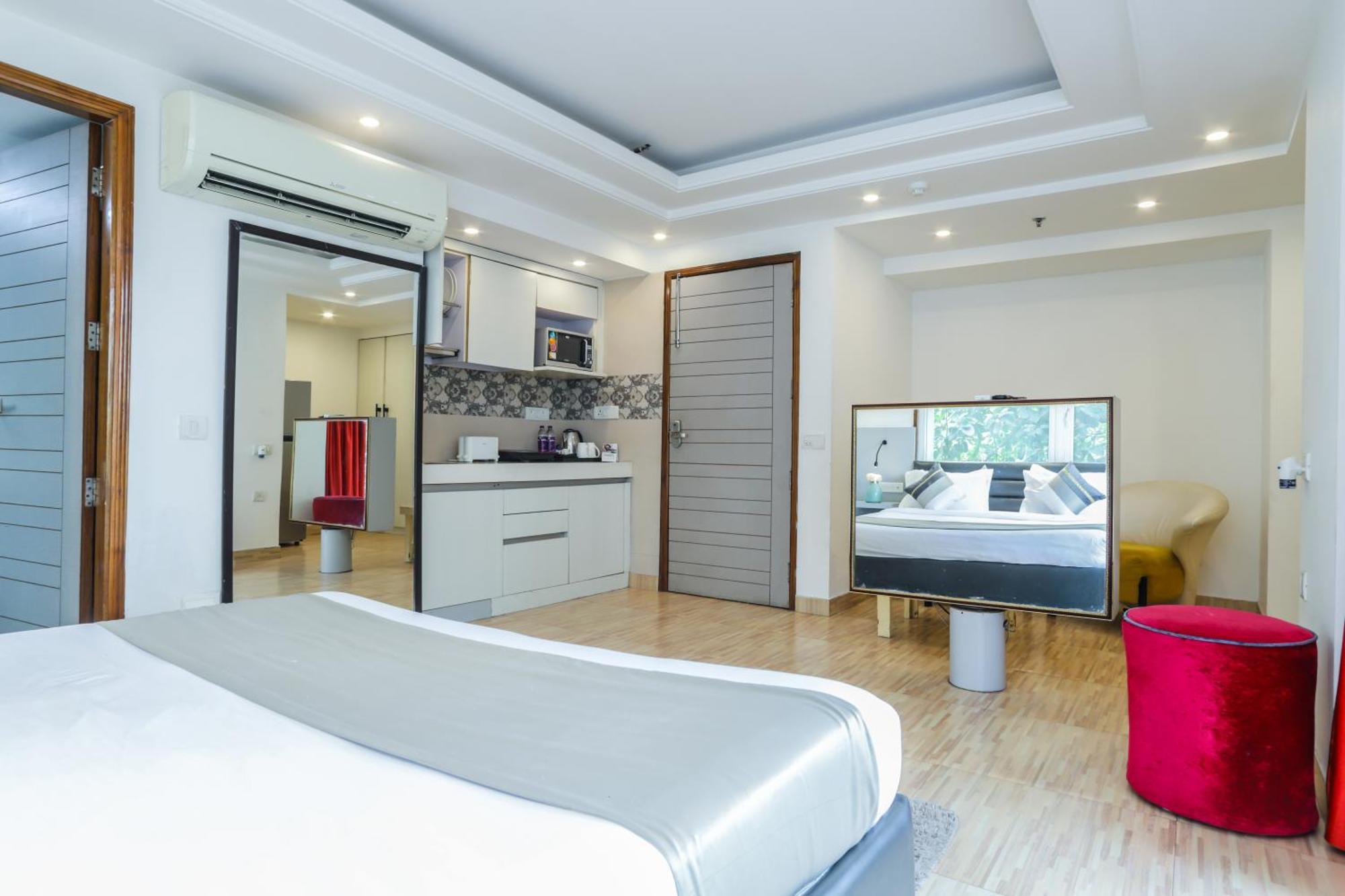 Homestay Red Rose - With Kitchenette *