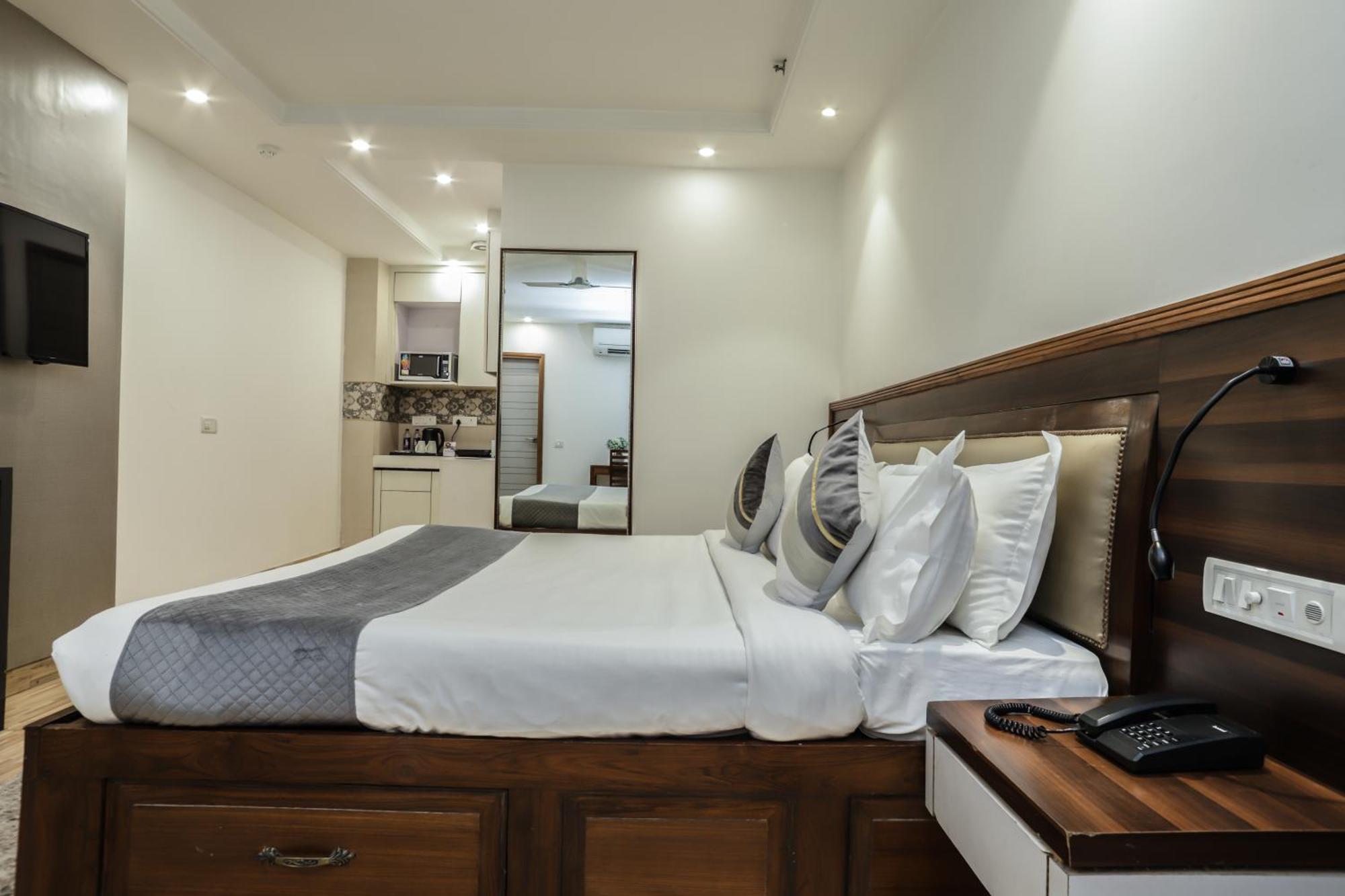 Red Rose - With Kitchenette Homestay *