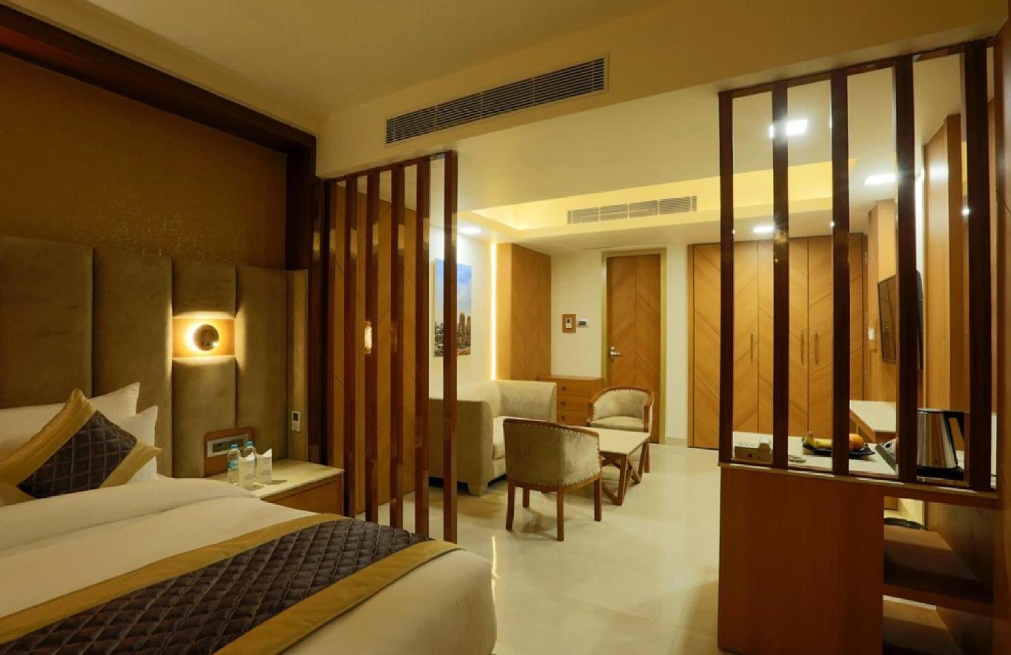 Hotel West End Igi Airport Delhi 4*