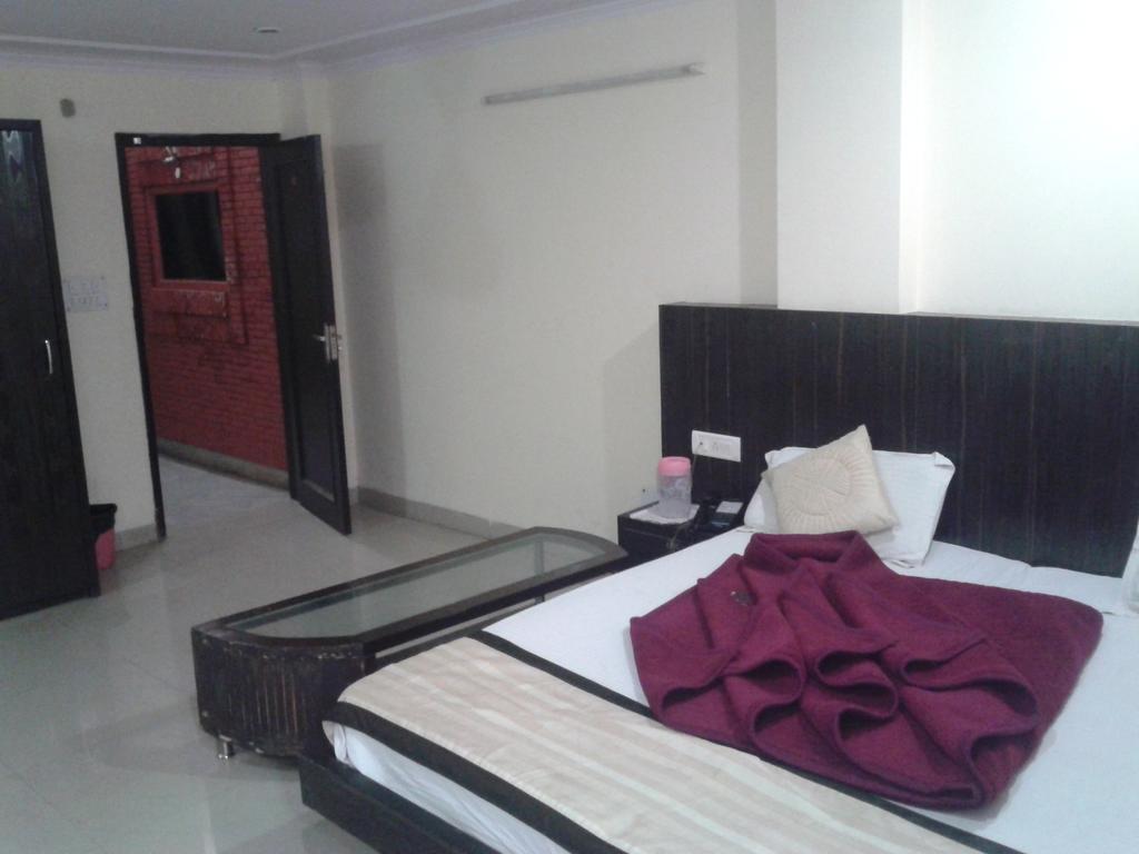 Hotel Surya Plaza *