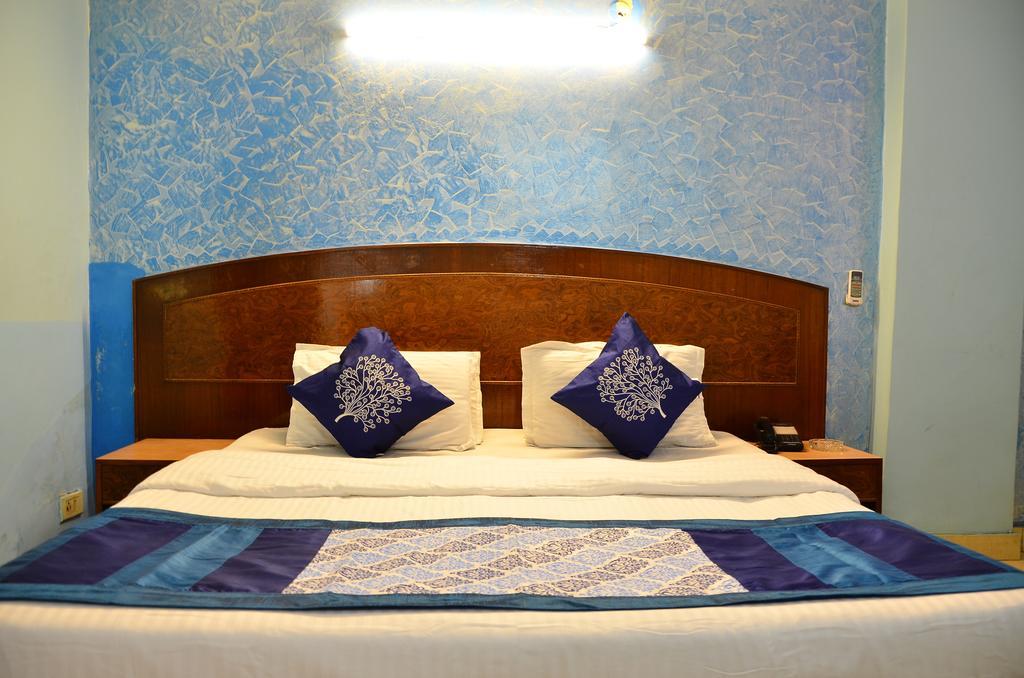 Airport Paradise International 3*