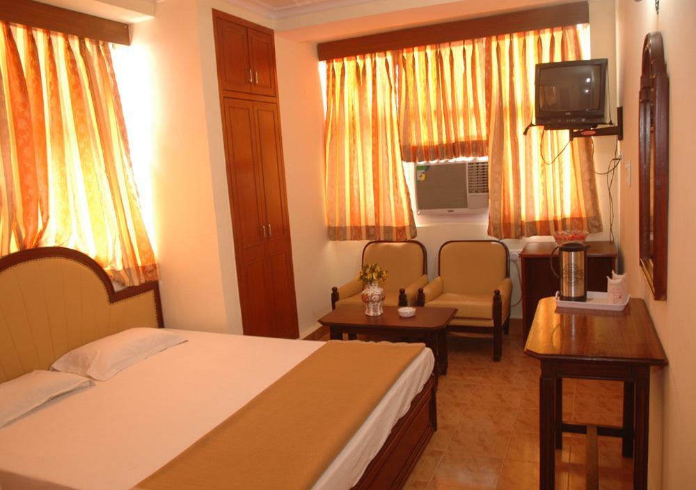 Harjas Palace 2*