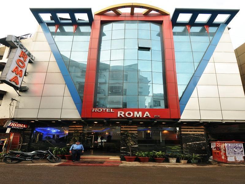 Hotel Oyo 27156 Roma Dx
