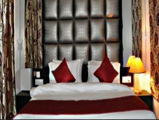 Fabexpress Lotus Palace Hotel