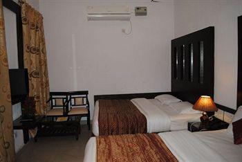 Baba Inn-by Rcg Hotel