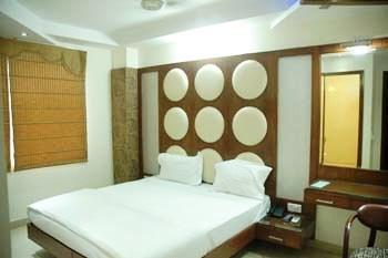 High 5 Land Hotel