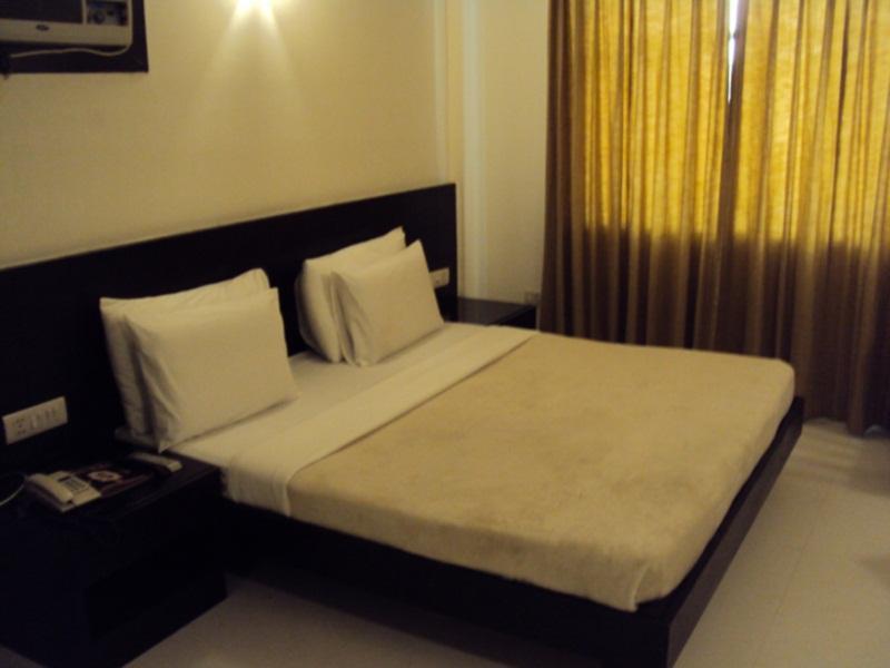 Aman Deluxe Hotel 3*