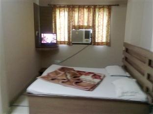 The Royal 2* New Delhi