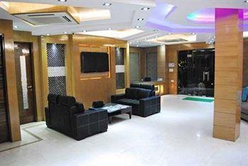 Fortuner Karol Bagh Just 1 Km From New Railway Station