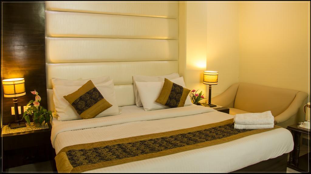 Radiance Hotel 2*