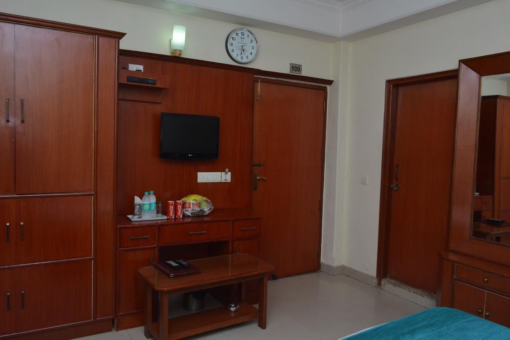 Airport Vishal Residency