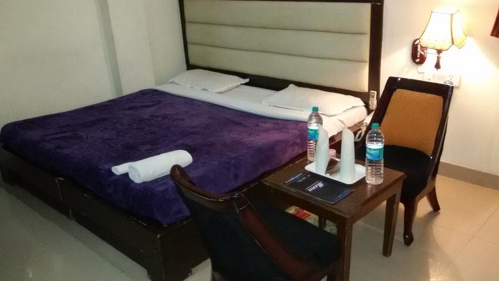 Tree Plaza Hotel 2*