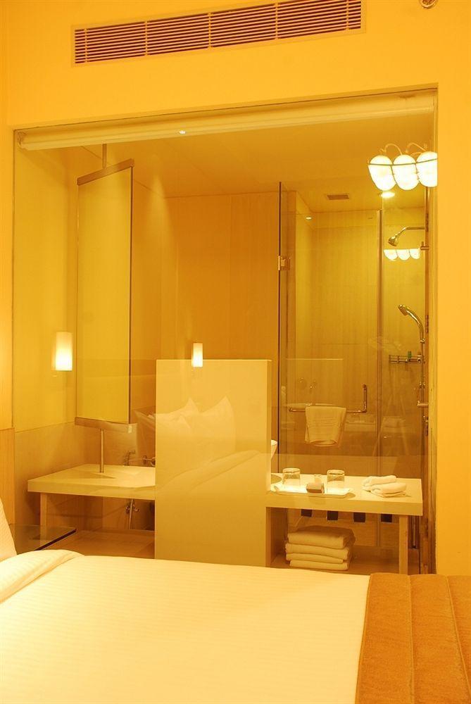 Sarovar Portico Naraina, 3* New Delhi