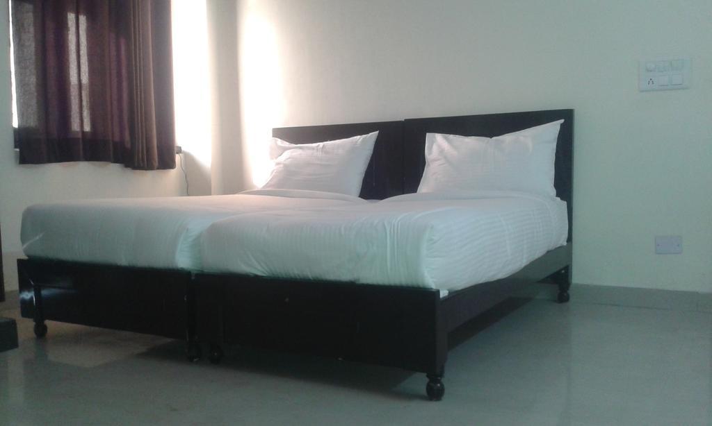 Charanpahari Hotel