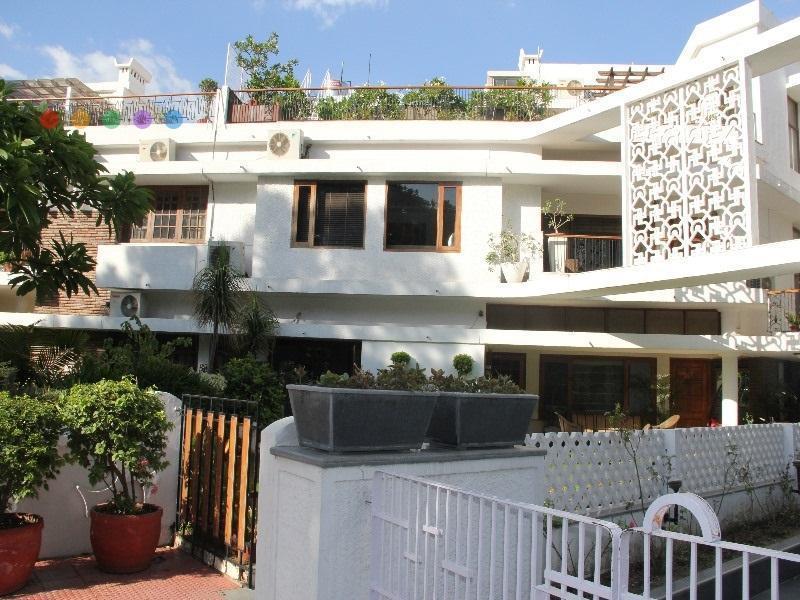 Hotel Ahuja Residency Golf Links