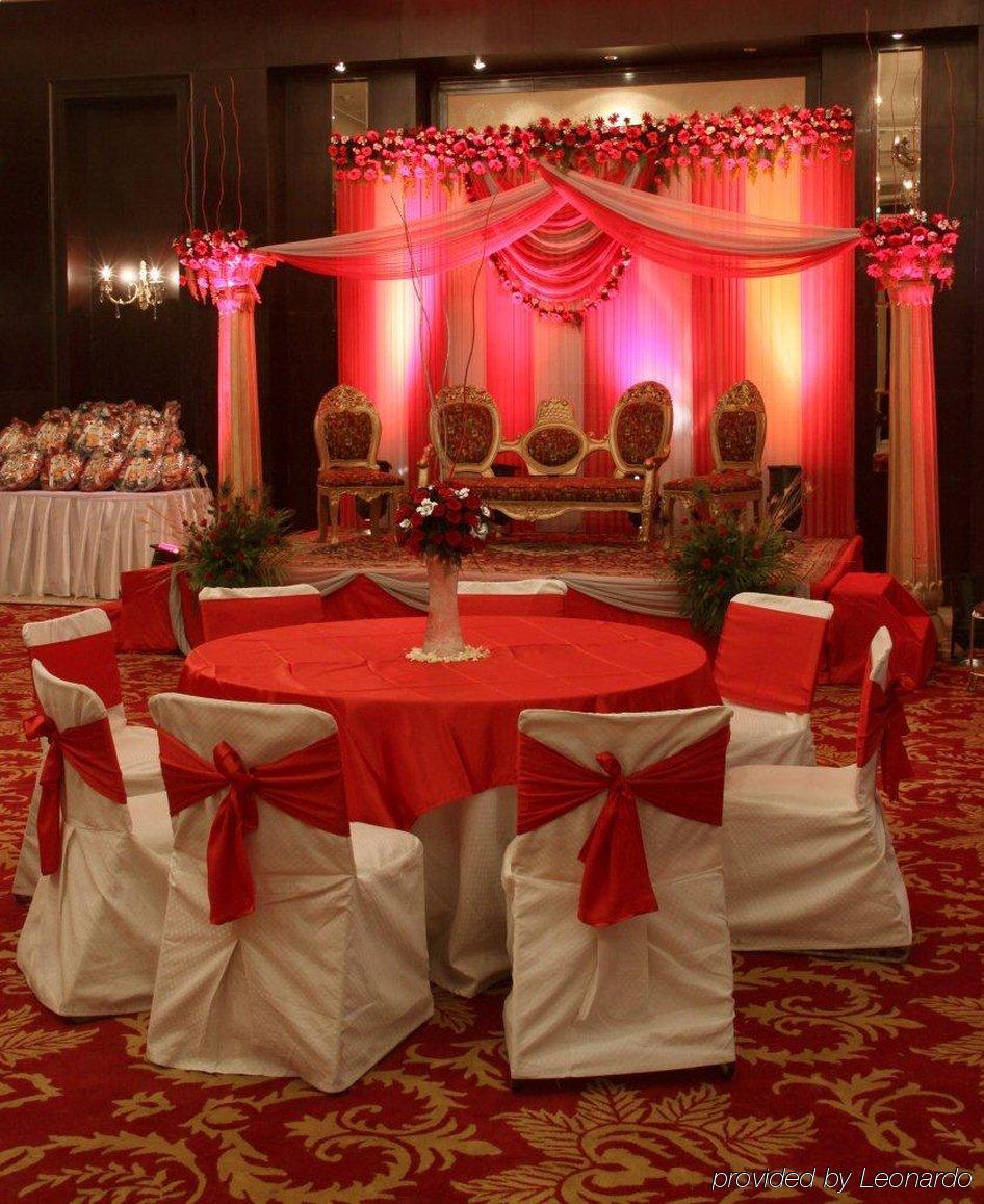 Country & By Radisson, Delhi Satbari Resort 4*
