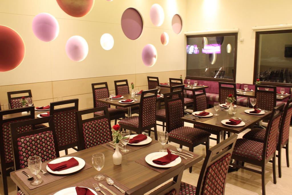Hotel Amrapali Grand 4*