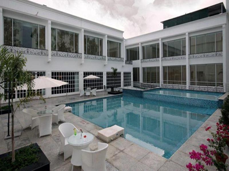 Country & By Radisson, Delhi Satbari Resort 4*