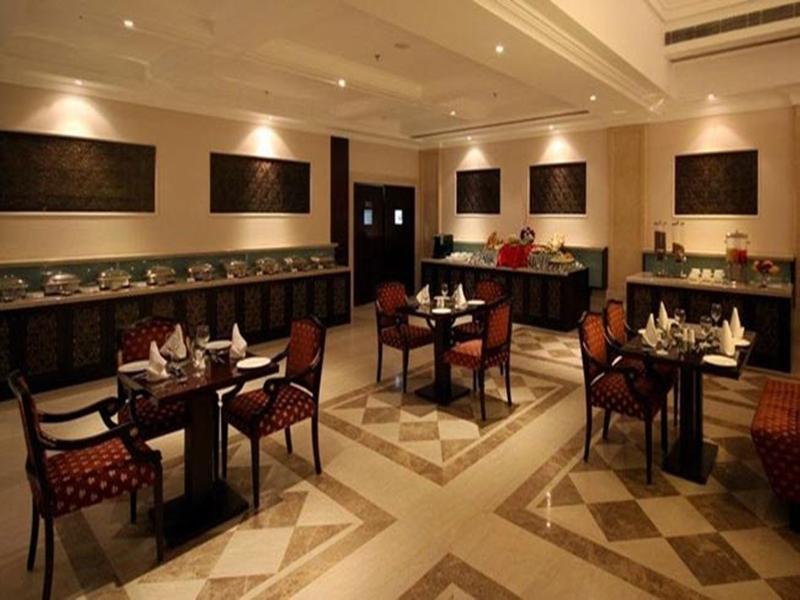 Country & By Radisson, Delhi Satbari Resort