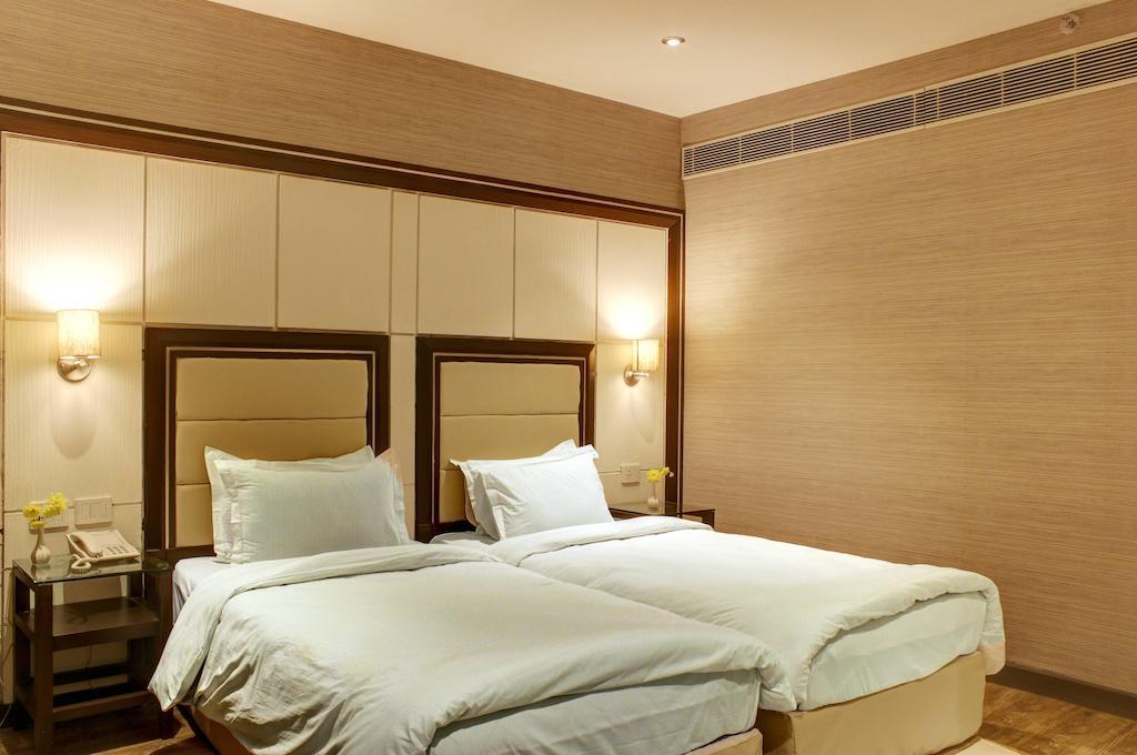 Aavaa Surya Continental 3*