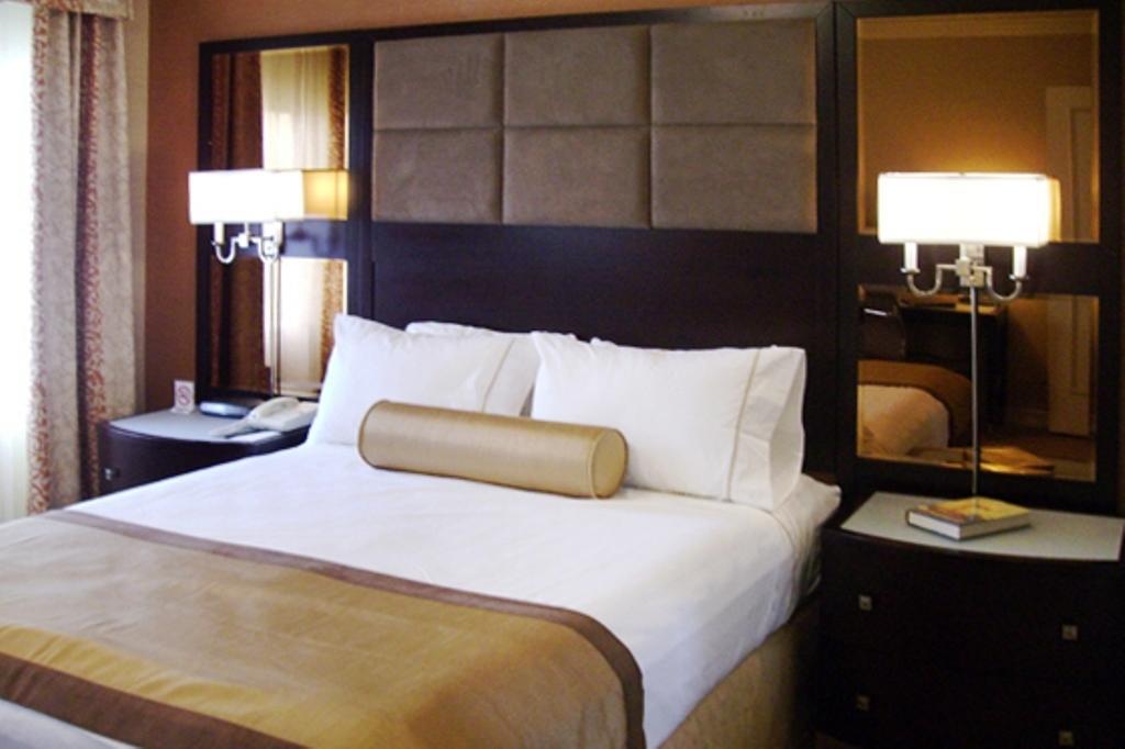 Aavaa Surya Continental 3* New Delhi