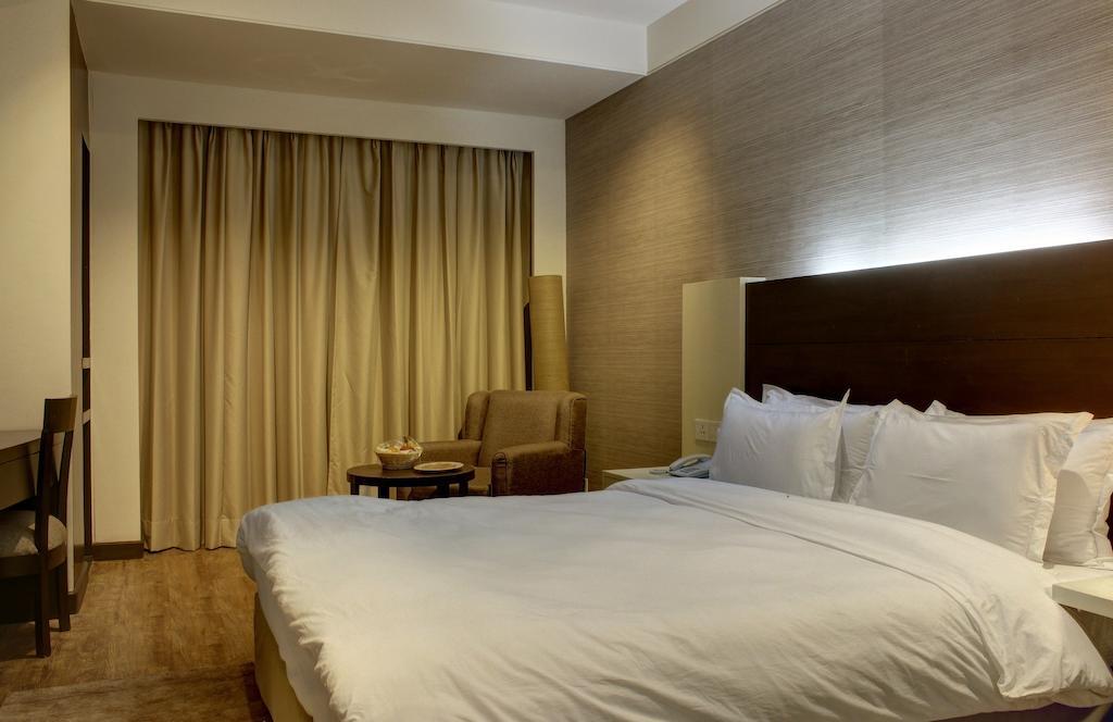 Aavaa Surya Continental Hotel New Delhi