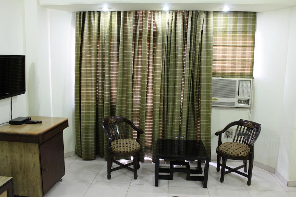 Hotel Capital O 2382 White House Continental 3*