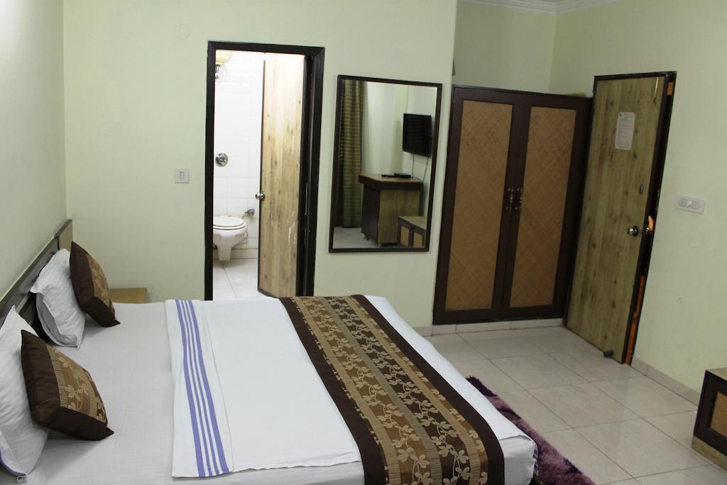 Capital O 2382 White House Continental 3*