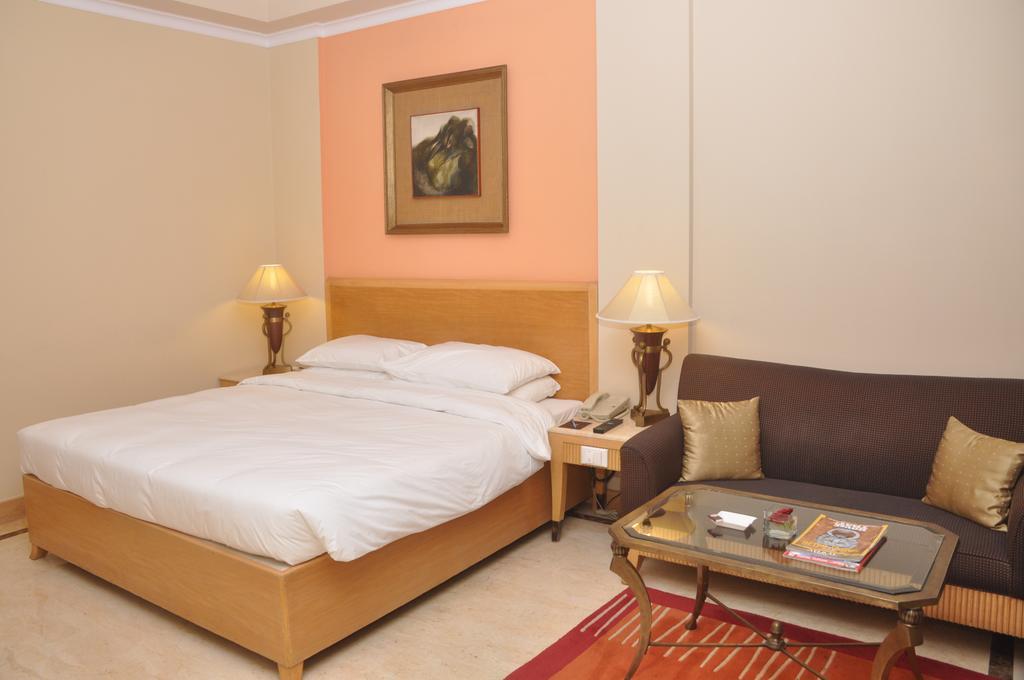 Hotel The Hans, Nova Deli